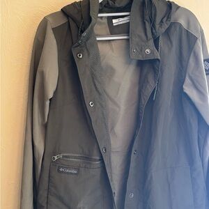 Columbia Women's Green Raincoat with Removable Hood